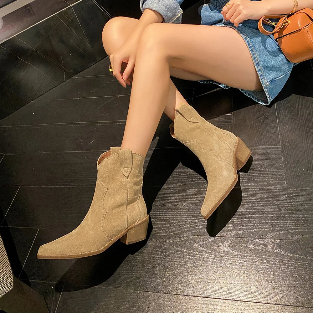 2023 Classic Western Boots for Woman Cow Suede Pointed toe Wedges Heel